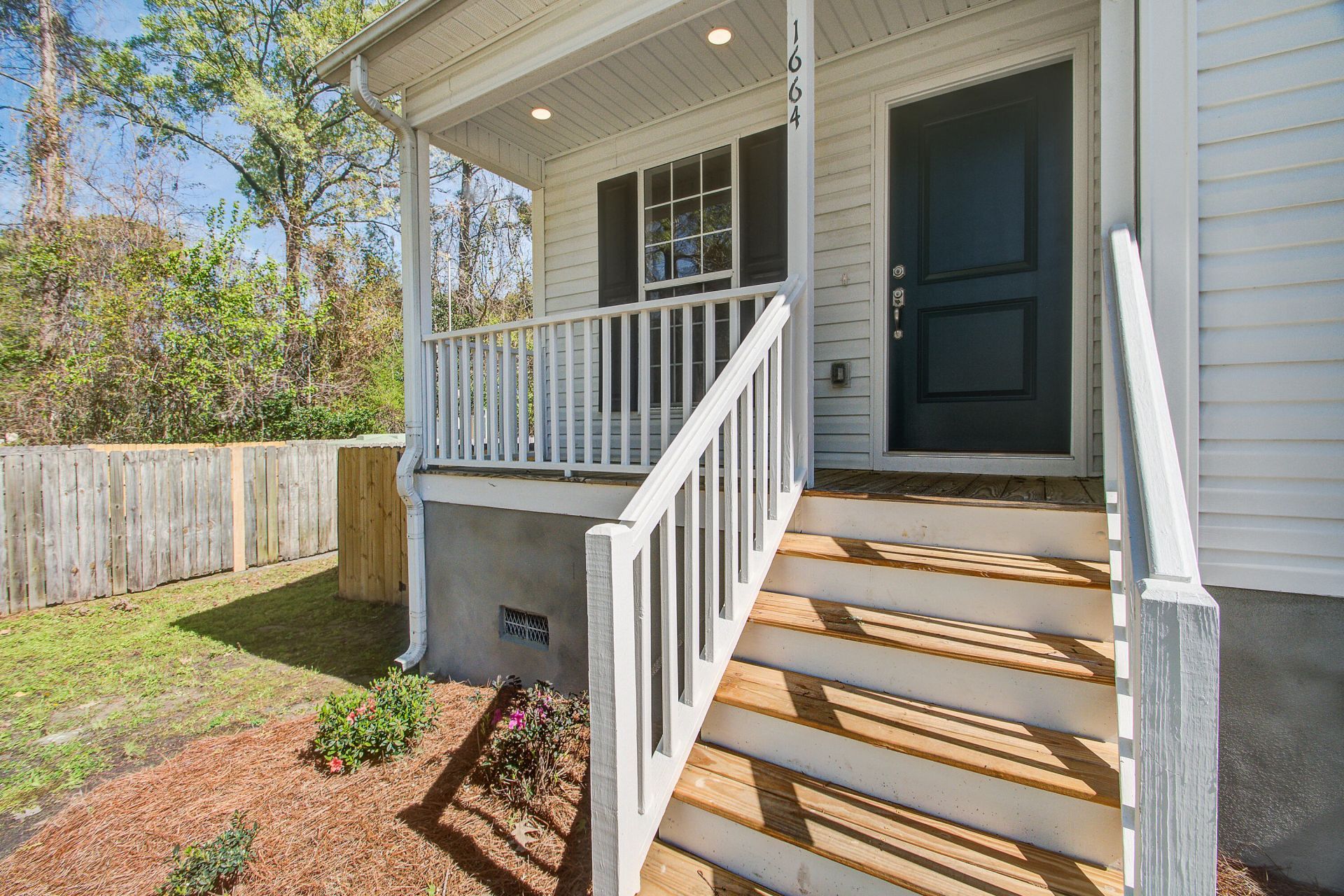 1664 Pierpont Avenue Photo 4