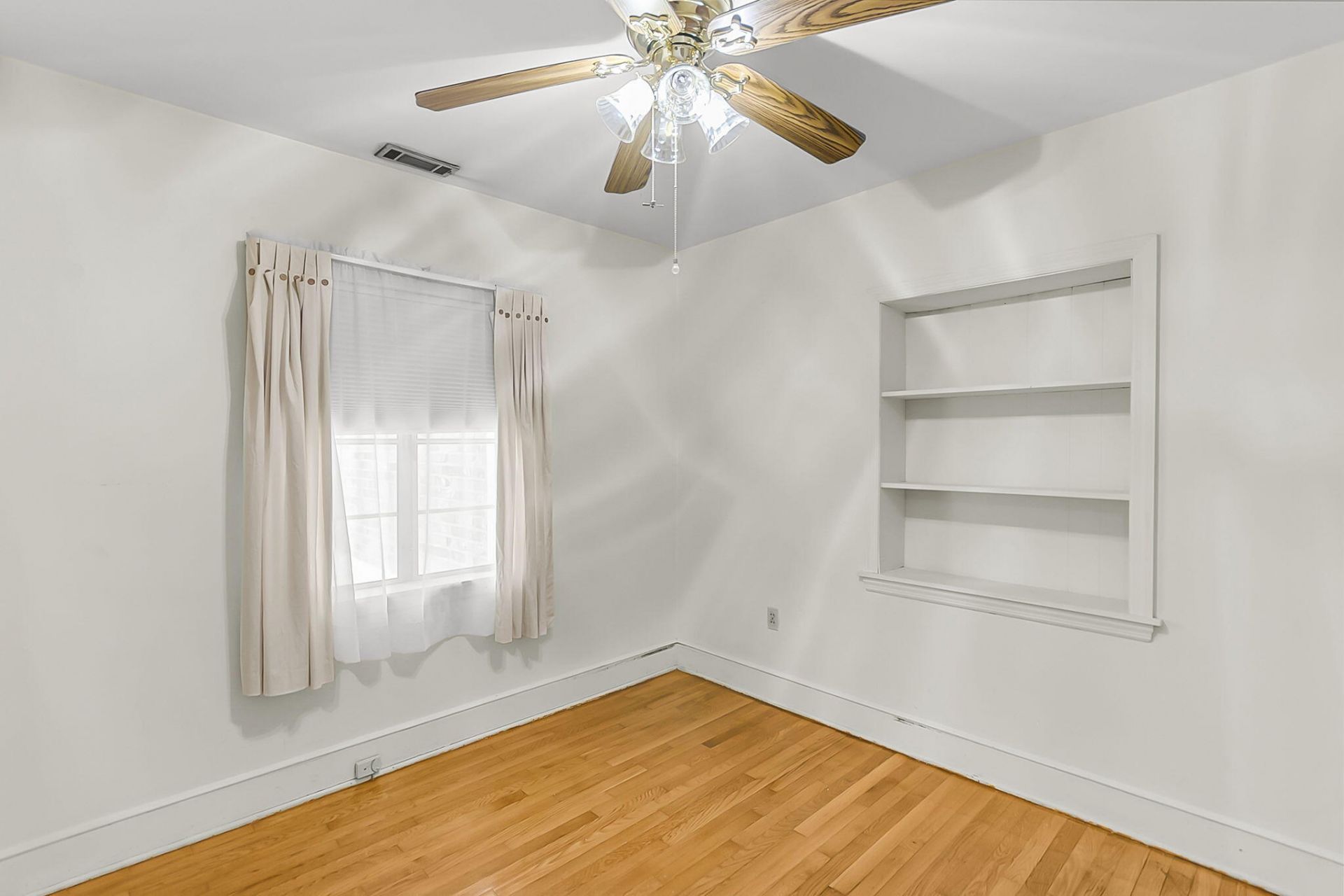1024 Lepley Road Photo 24