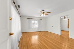 1024 Lepley Road photo 4