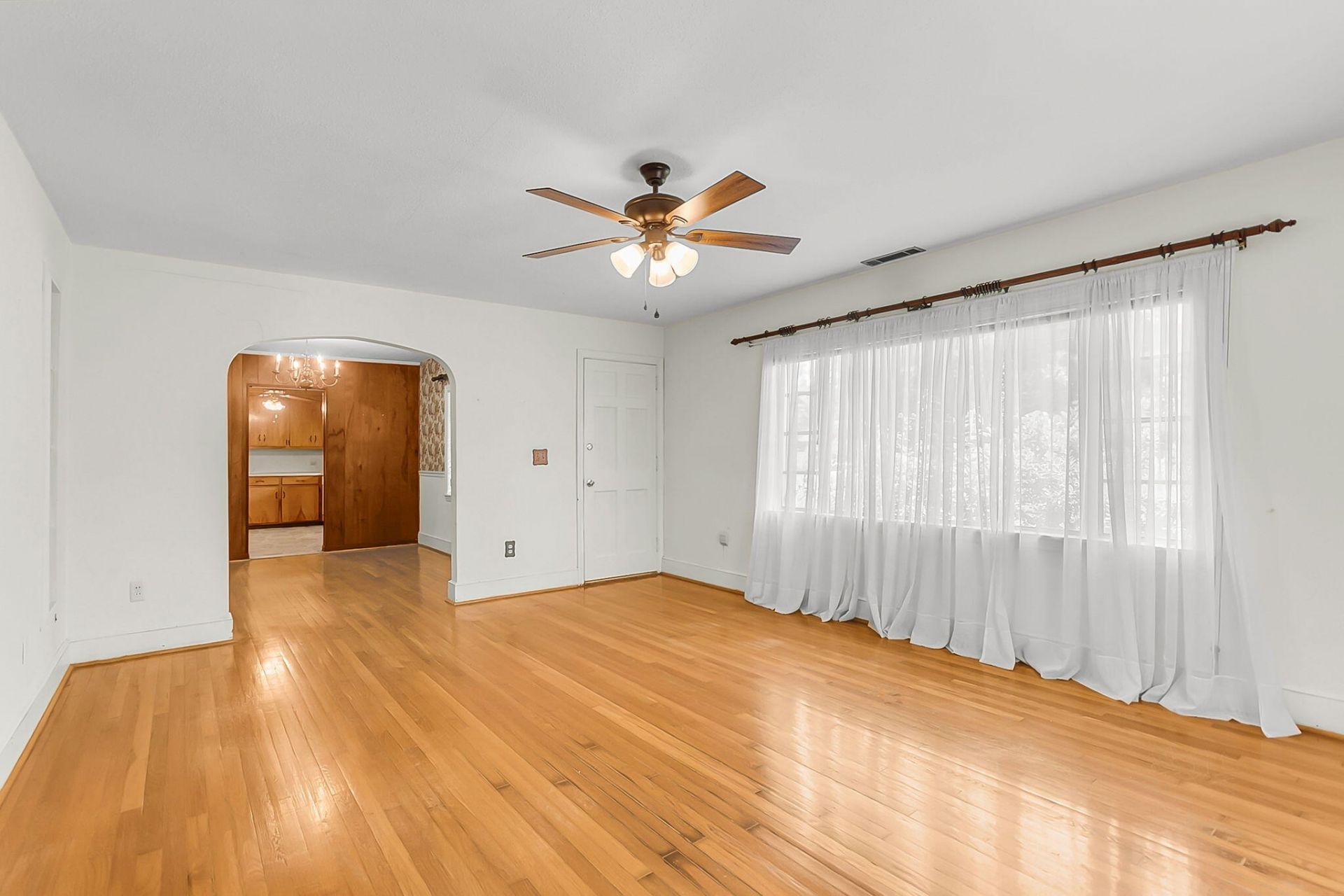 1024 Lepley Road Photo 6