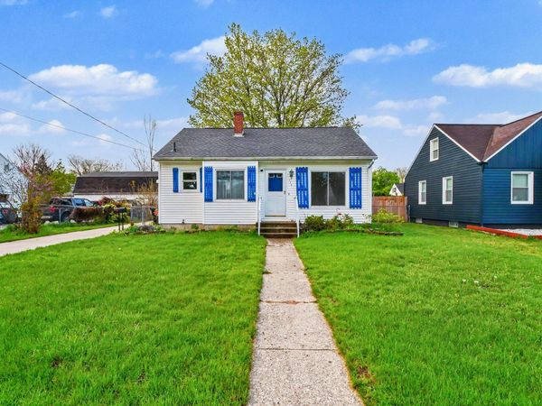 718 Buckingham Street SW, Wyoming, MI 49509