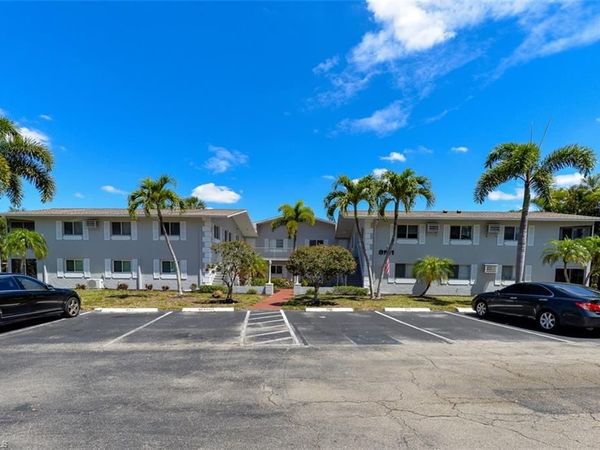 8141 Country RD, Unit 203, FORT MYERS, FL 33919