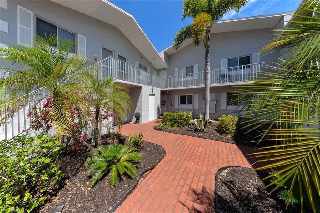 8141 Country Rd, Unit 203, Fort Myers, FL 33919 Photo