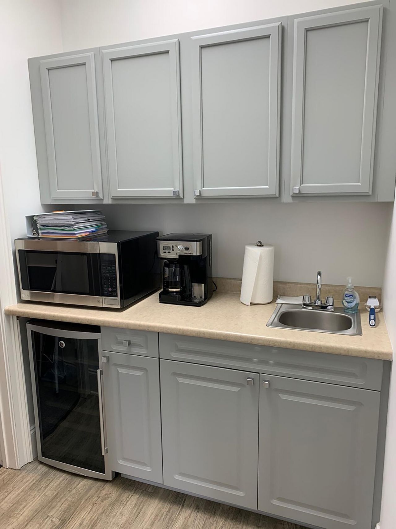895 Island Park Drive  Photo 4