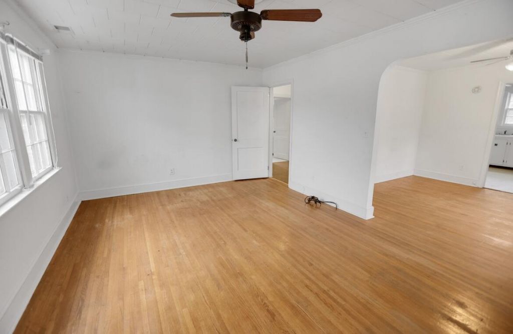 111 S Live Oak Drive  Photo 10