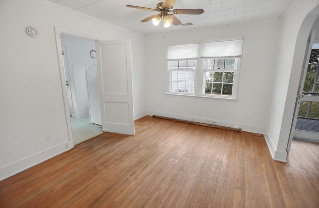 111 S Live Oak Drive  Photo 13
