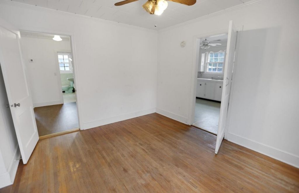 111 S Live Oak Drive  Photo 15