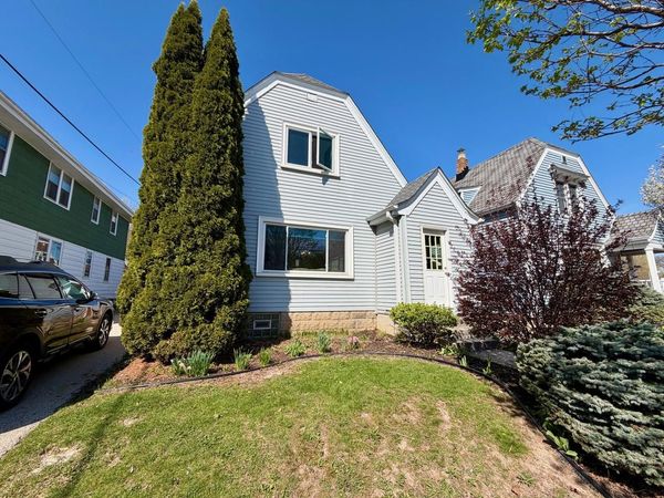 3265 Swain COURT, Milwaukee, WI 53207