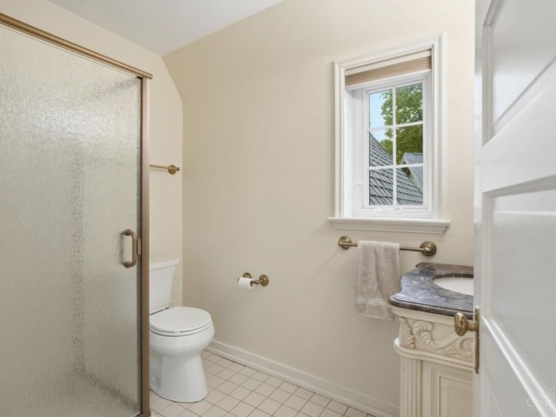 16 Far Hills Drive, Cincinnati, OH 45208 Photo 25