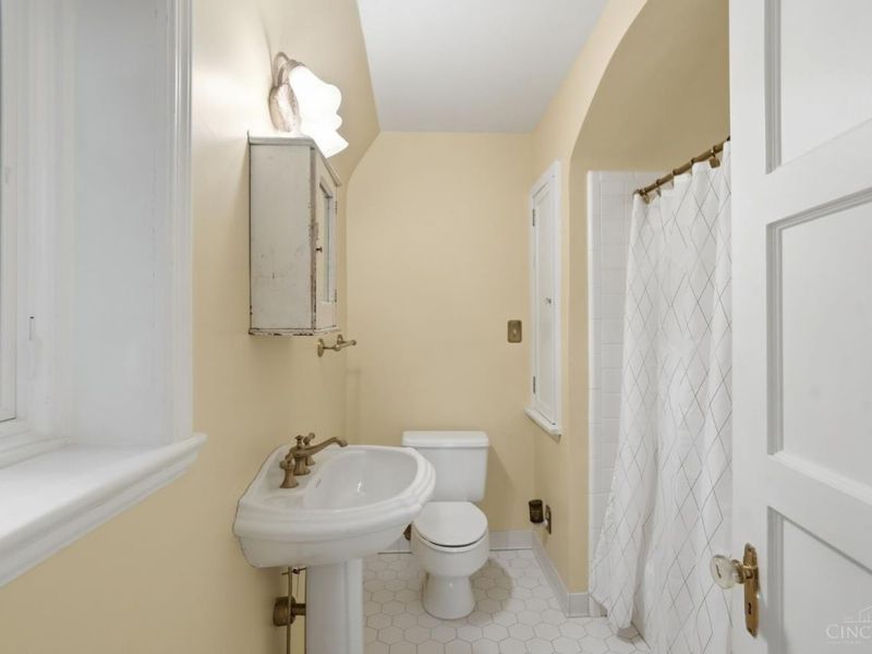 16 Far Hills Drive, Cincinnati, OH 45208 Photo 29