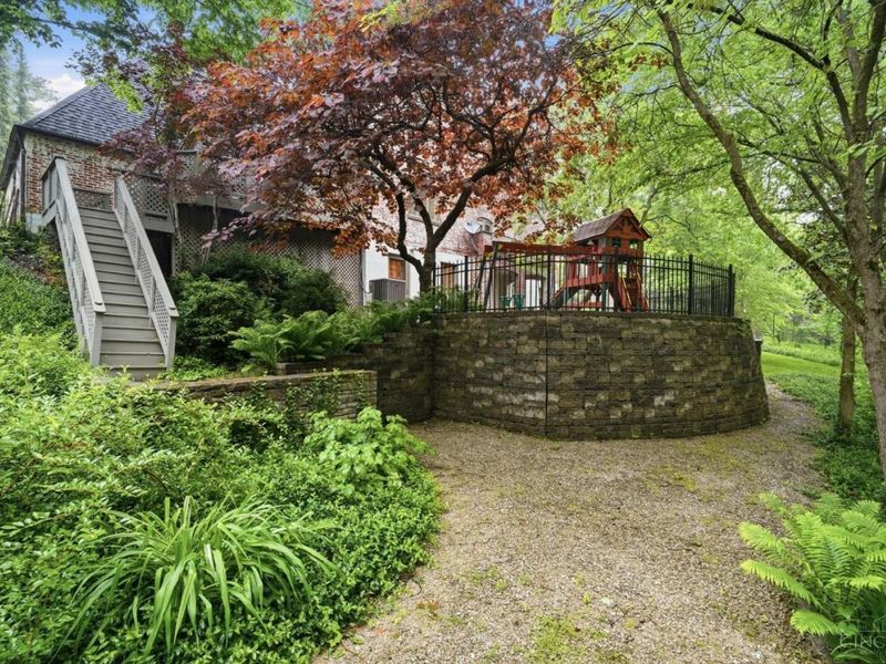 16 Far Hills Drive, Cincinnati, OH 45208 Photo 44