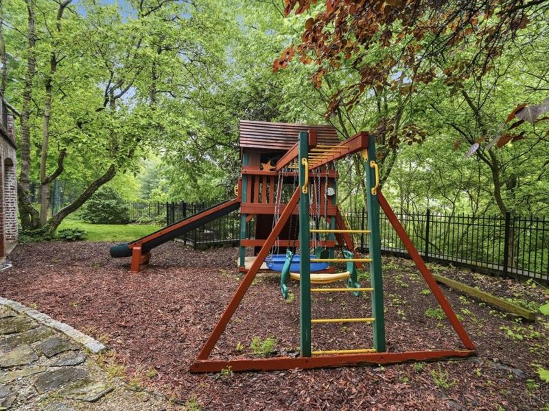 16 Far Hills Drive, Cincinnati, OH 45208 Photo 51