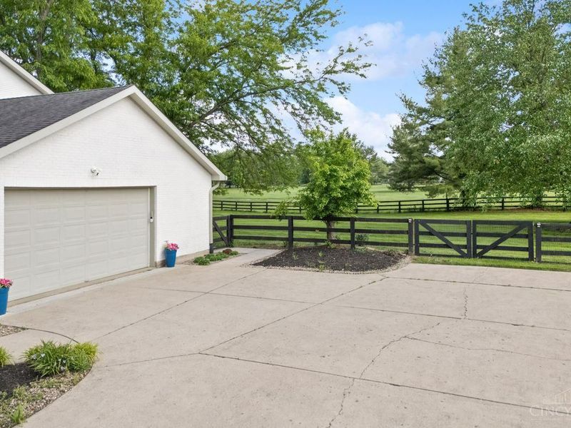 1269 Hickory Woods Drive, Miami Twp, OH 45140 Photo 4