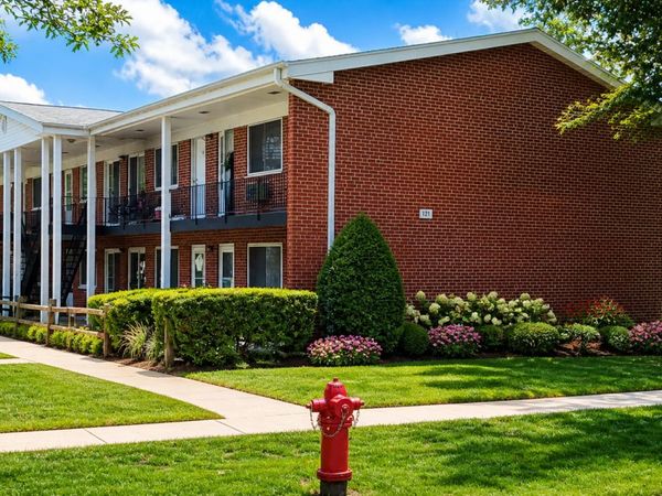 323 N Princeton Avenue , Unit 8, Villa Park, IL 60181