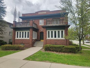2041 N Main Street , Royal Oak, MI 48073