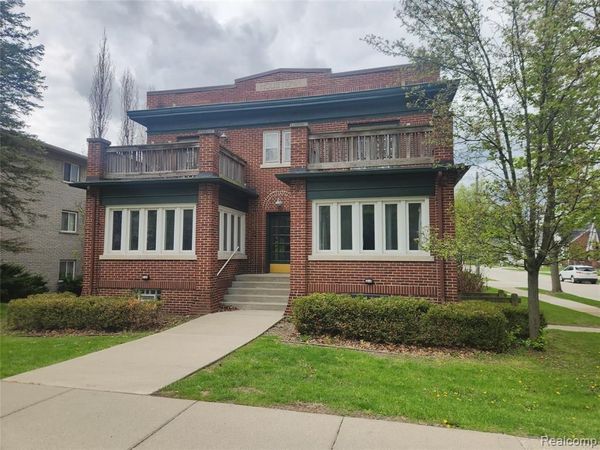 2041 N Main Street , Royal Oak, MI 48073