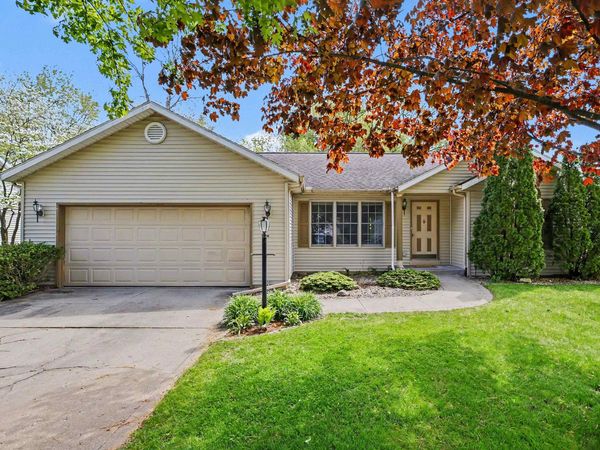 53632 Sweetspire Trail, Elkhart, IN 46514