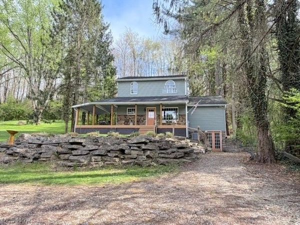 8260 Walnut Street SW, Sherrodsville, OH 44675