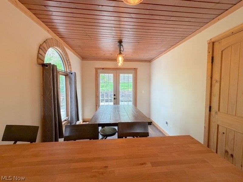 8260 Walnut Street SW, Sherrodsville, OH 44675 Photo 13