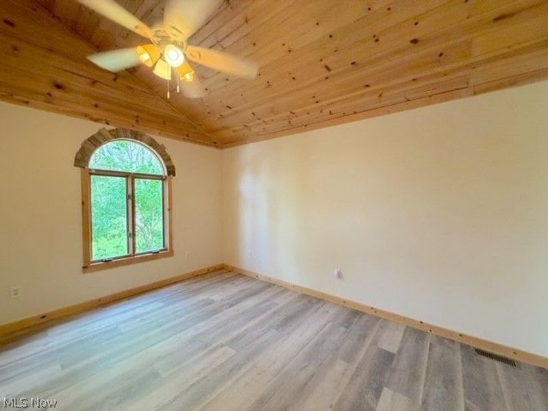 8260 Walnut Street SW, Sherrodsville, OH 44675 Photo 23