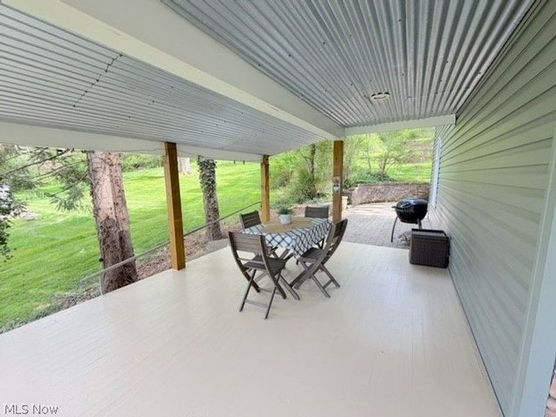 8260 Walnut Street SW, Sherrodsville, OH 44675 Photo 33