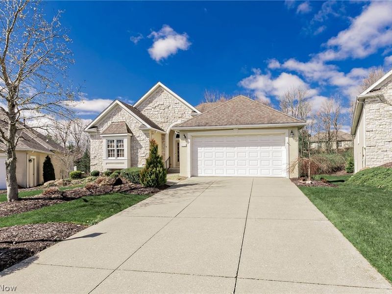 2002 Fox Trace Trail, Cuyahoga Falls, OH 44223 Photo 2