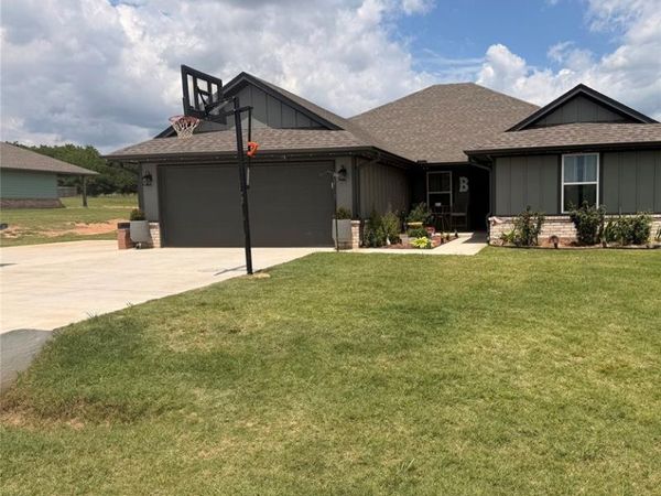 1922 Eli Avenue, Tuttle, OK 73089