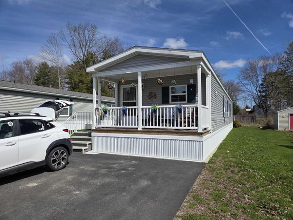 5 Colonial Drive , Lisbon, ME 04252