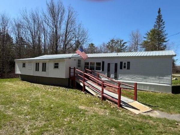 208 Belgrade Road, Oakland, ME 04963
