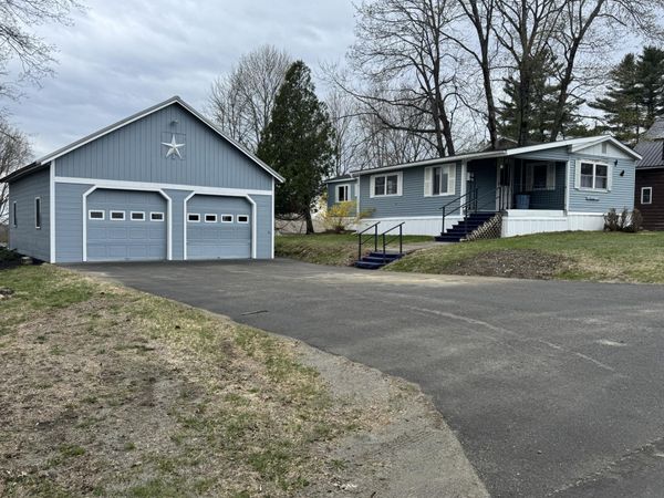 16 Pine Street , Dexter, ME 04930