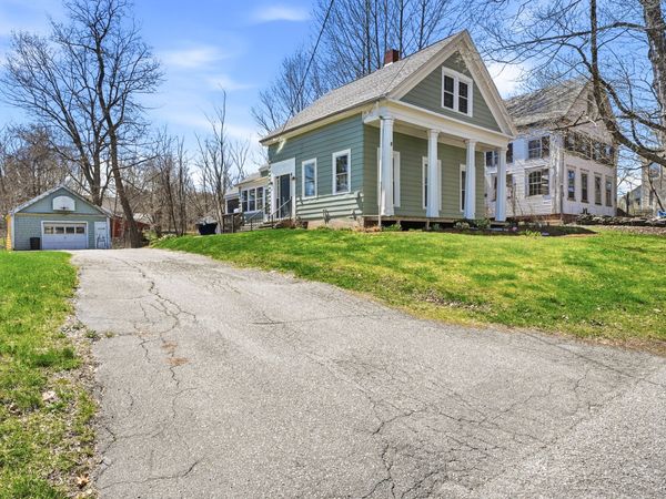 8 Baker Street , Richmond, ME 04357