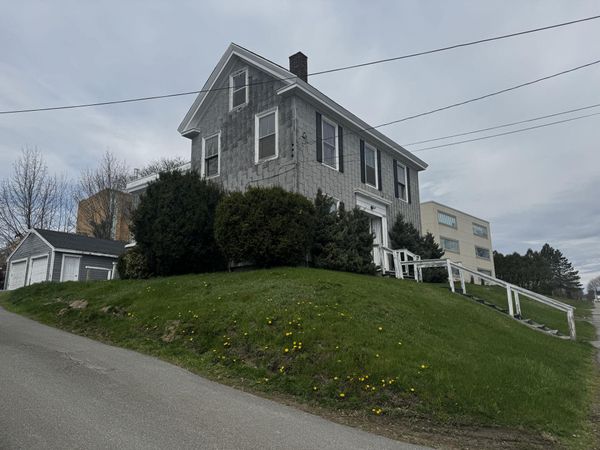 336 Broadway , Bangor, ME 04401