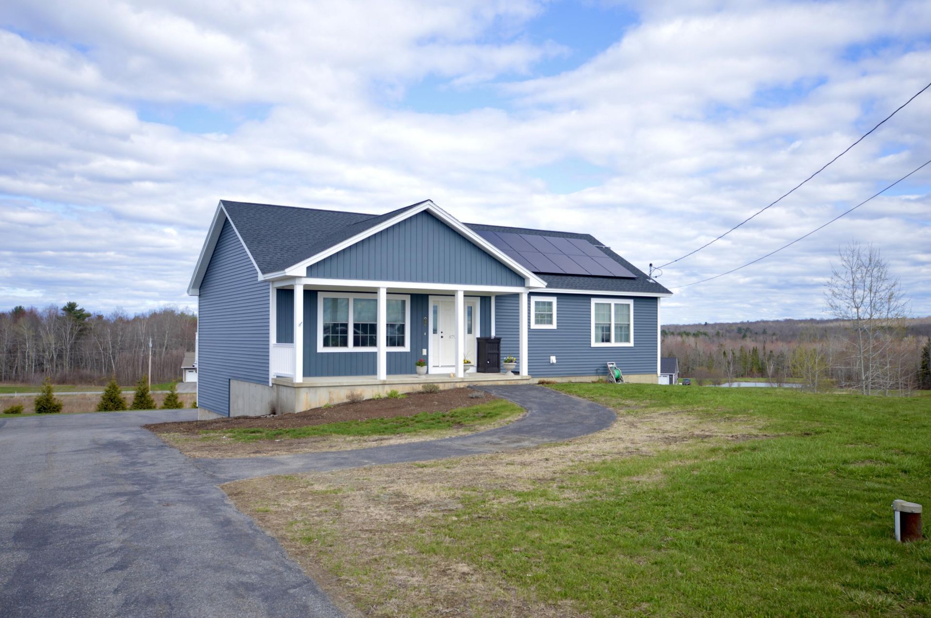 879 Blackstream Road  Hermon, ME 04401