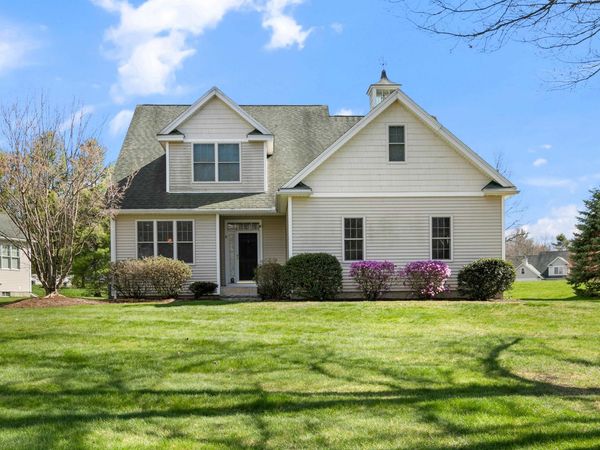 8 Crockett's Way, Stratham, NH 03885