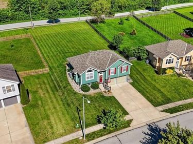 11326 N Ewing Avenue, Kansas City, MO 64156