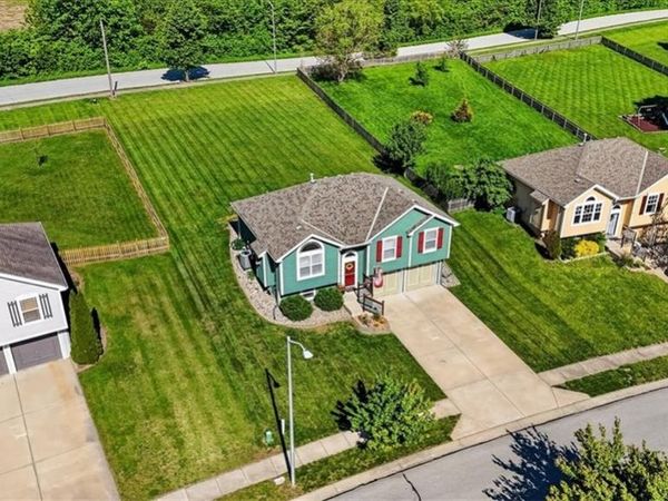 11326 N Ewing Avenue, Kansas City, MO 64156
