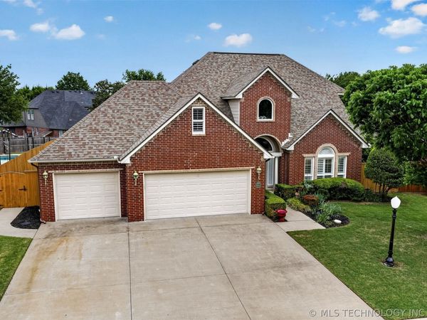 9305 N 101st East Avenue, Owasso, OK 74055