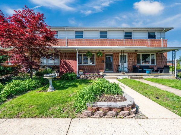 4 S BUTTONWOOD STREET, FLEETWOOD, PA 19522