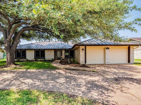 11146 Pinehurst DR, Austin, TX 78747