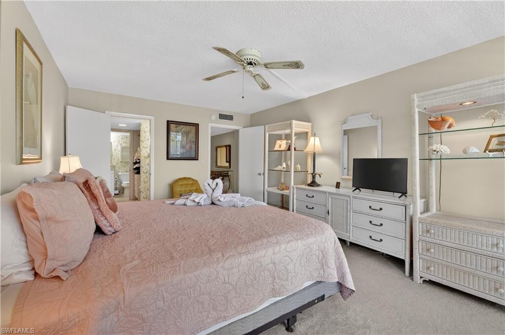 5 Bluebill Ave , Unit 201, Naples, FL 34108 Photo