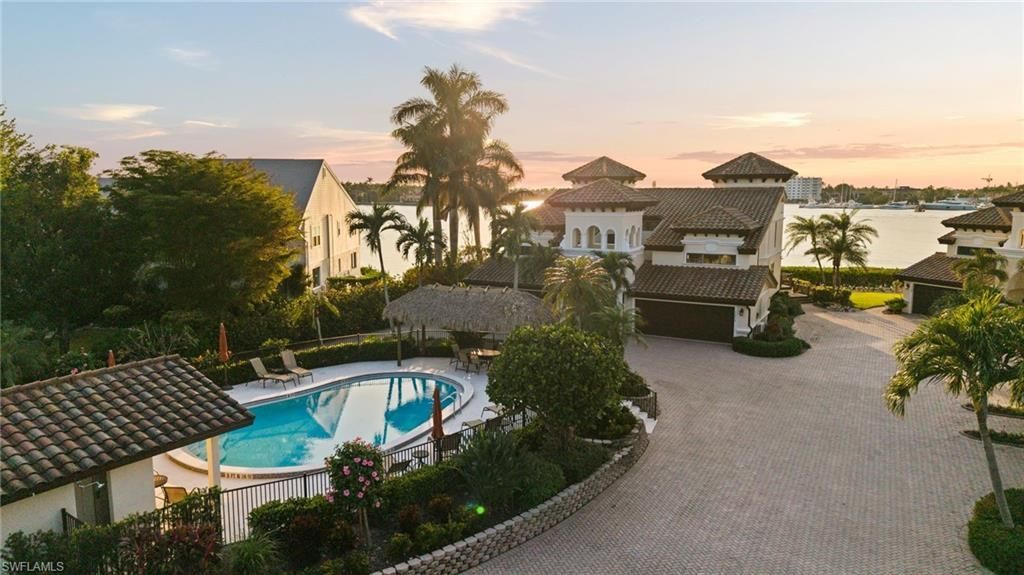 1301 Chesapeake Ave , Unit 1B, Naples, FL 34102 Photo