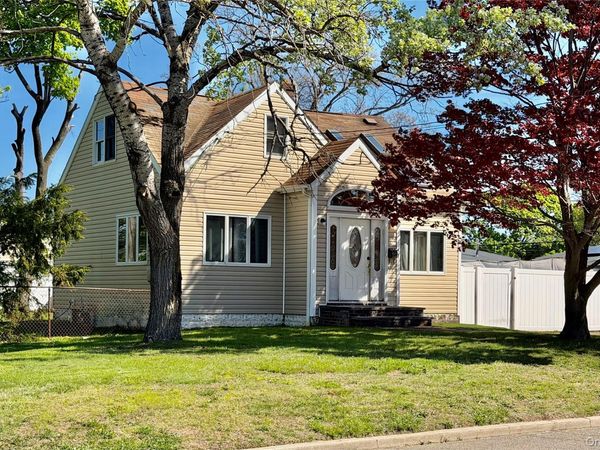 51 Weston Avenue , Deer Park, NY 11729