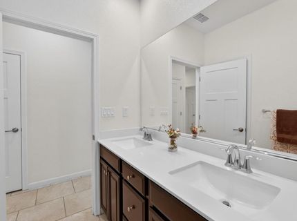 9315 Wild Lilac Cir, Sacramento, CA 95829 Photo