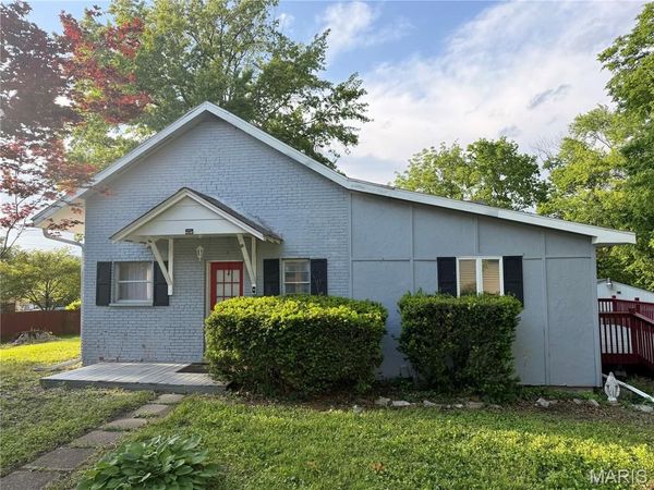 400 Southwind Drive , Belleville, IL 62221
