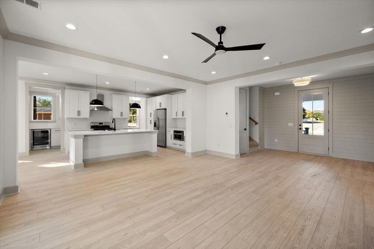 1500 Eagle Landing Boulevard Photo 11