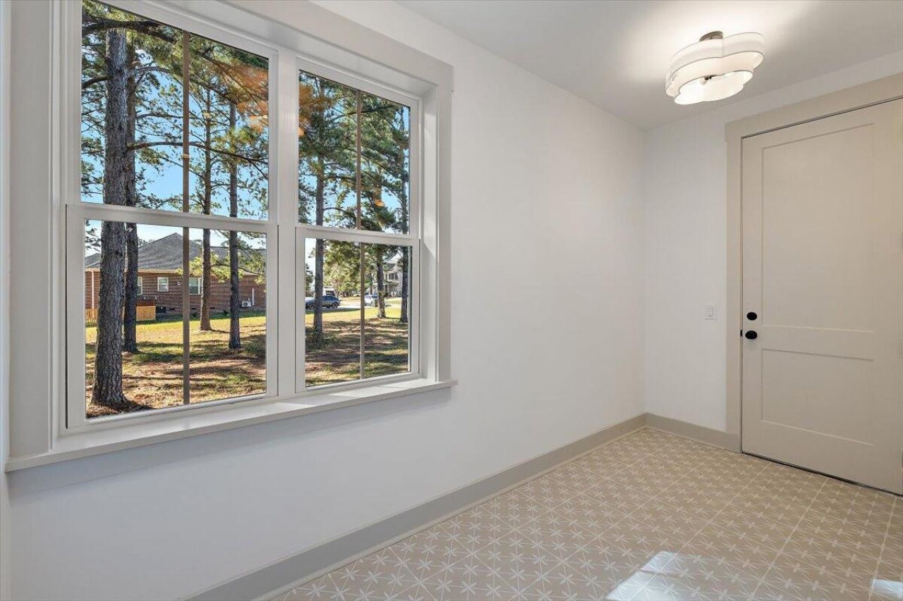 1500 Eagle Landing Boulevard Photo 17