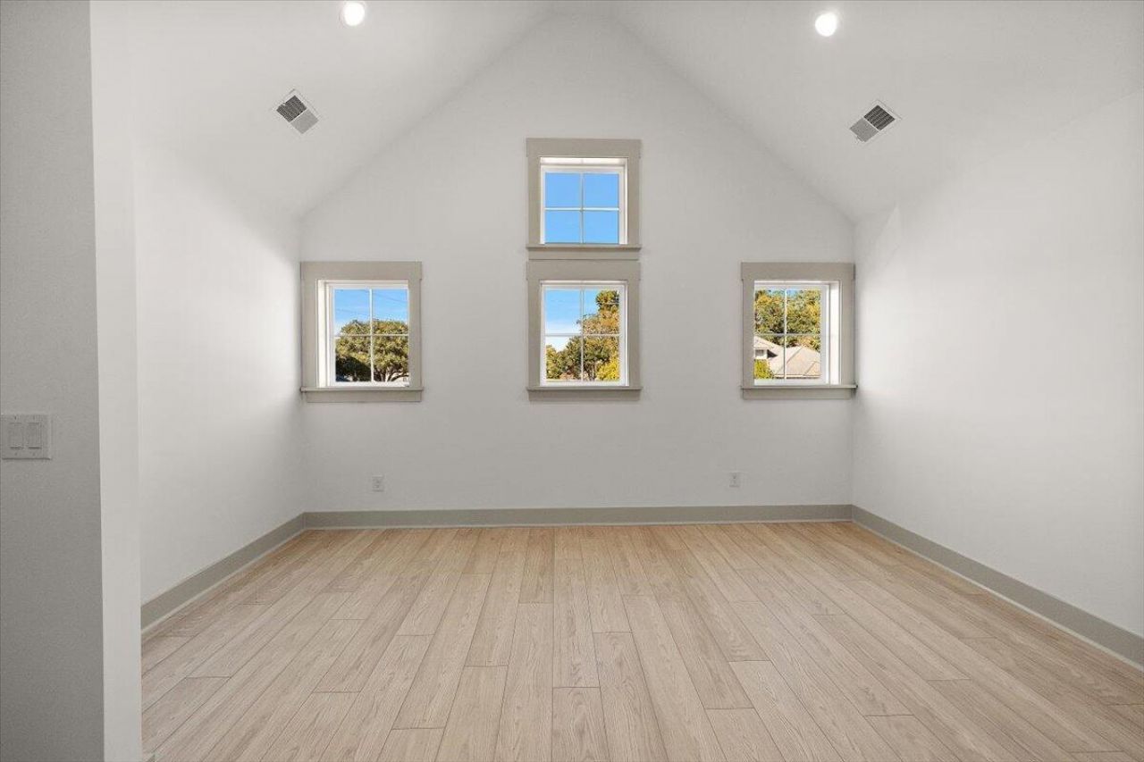 1500 Eagle Landing Boulevard Photo 23