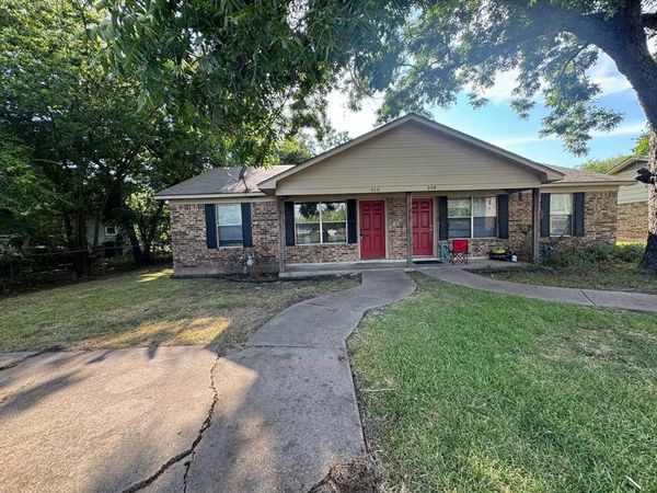 304 Mcbride Street , Lone Oak, TX 75453