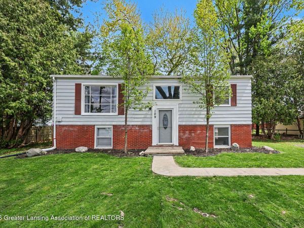 109 S Sherman Street, Leslie, MI 49251