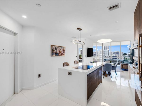 851 NE 1st Ave, Unit 1408, Miami, FL 33132